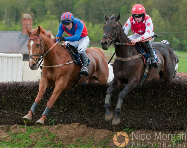 Horse racing at Dingley